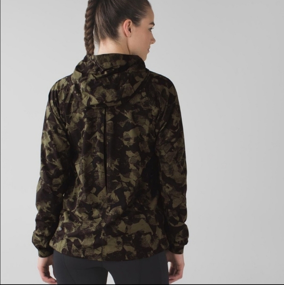 lululemon athletica Jackets & Blazers - Lululemon Rise and Shine Fatigue Camo Rain Running Jacket Size 4